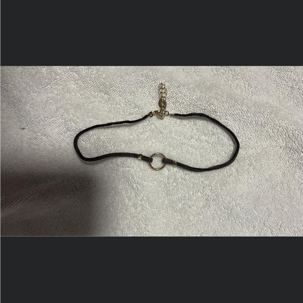 Thin grey o ring choker